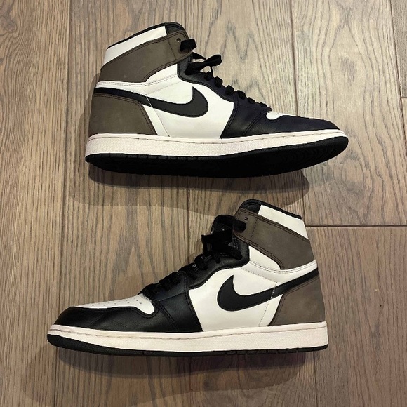Air Jordan 1 Retro High OG ‘Dark Mocha’